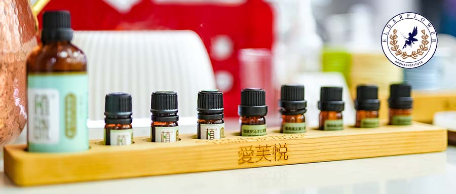 用香气作注脚，致2025，我们共同走过的芬芳岁月